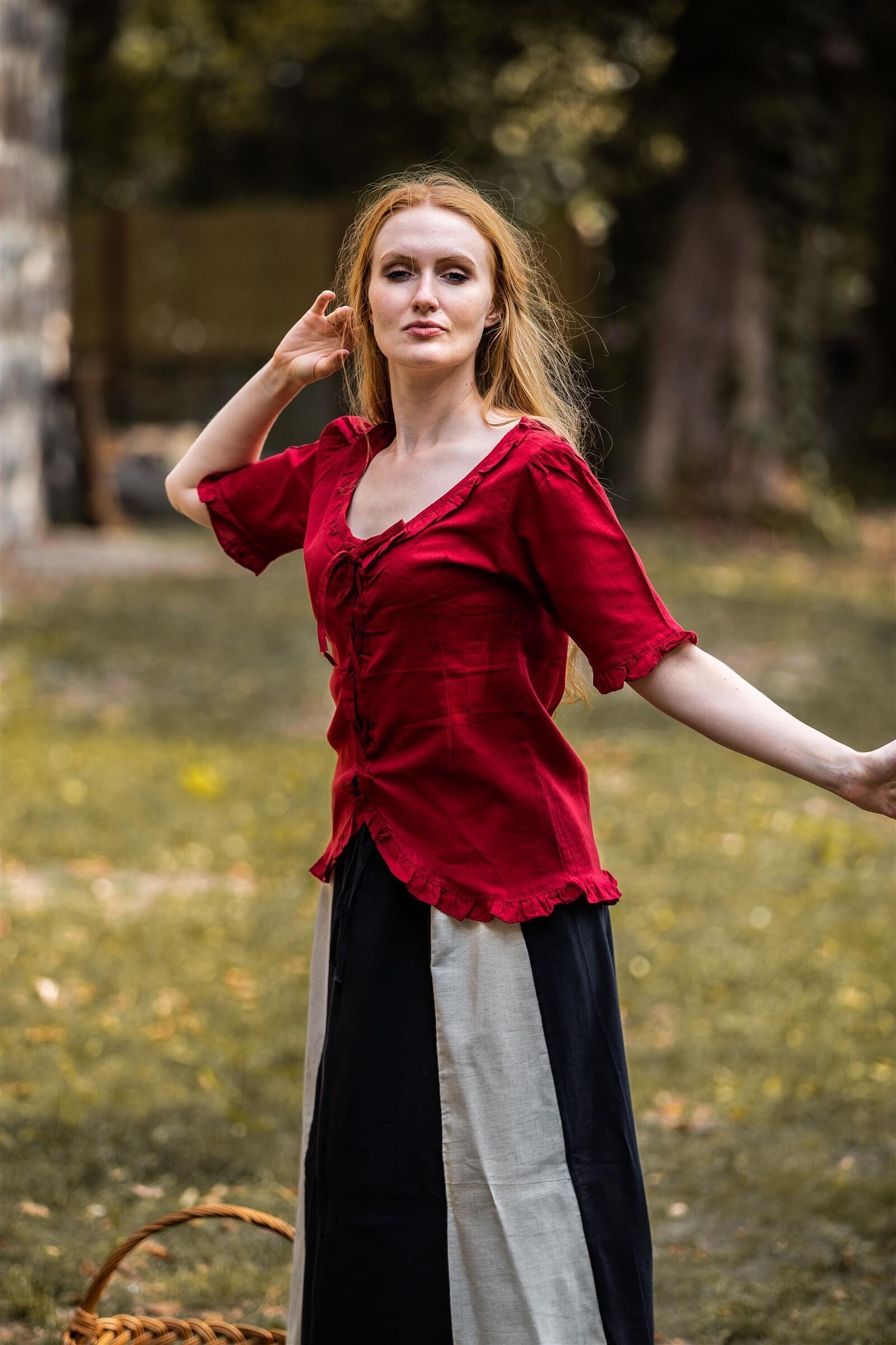 kurzarm-rueschenbluse-bea-bordeaux